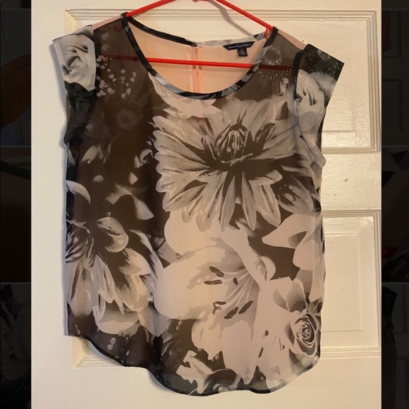 American Eagle Outfitters Tops - Gently worn American Eagle size small sheer top